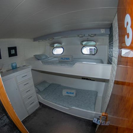 Boat Aloha Hotell Sant Adrià de Besòs Exteriör bild