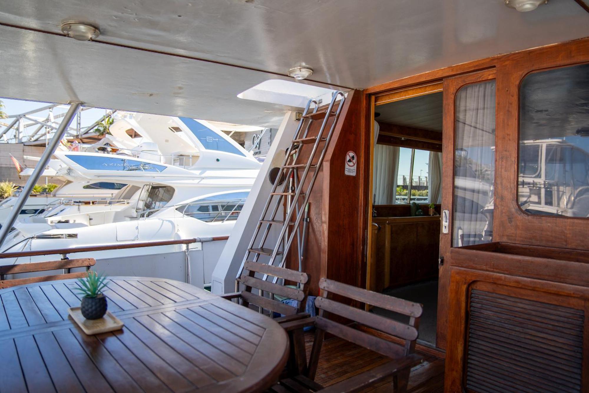 Boat Aloha Hotell Sant Adrià de Besòs Exteriör bild