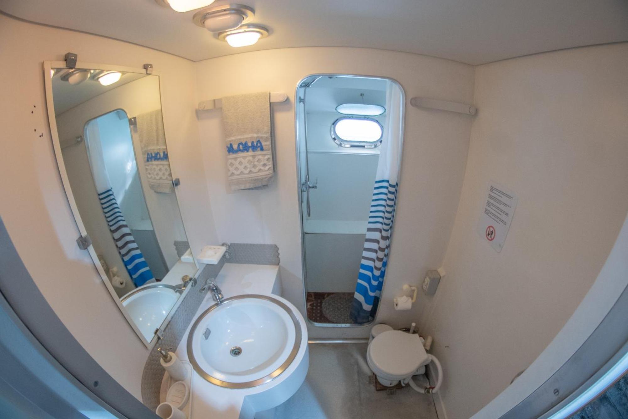 Boat Aloha Hotell Sant Adrià de Besòs Exteriör bild