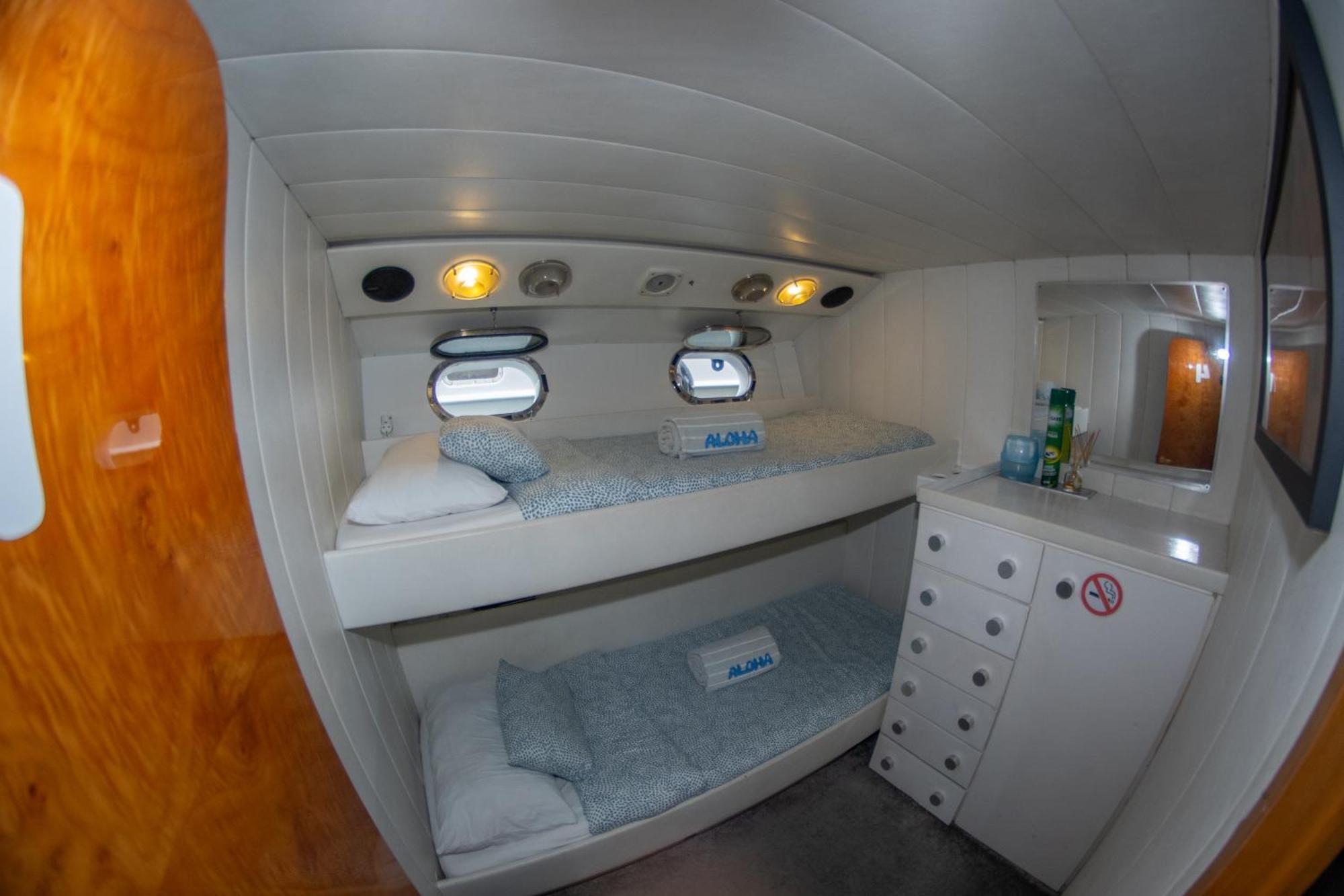 Boat Aloha Hotell Sant Adrià de Besòs Exteriör bild