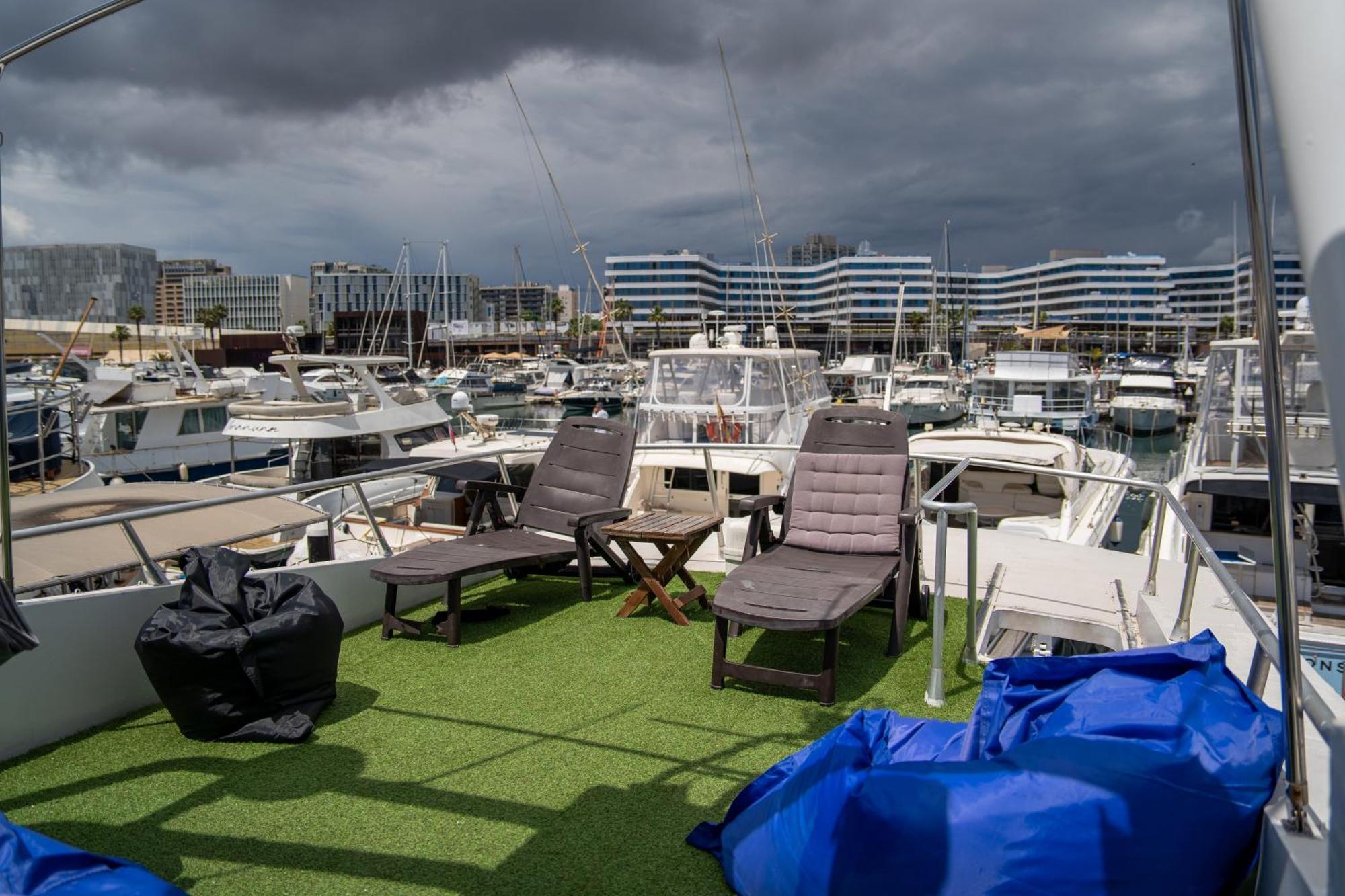Boat Aloha Hotell Sant Adrià de Besòs Exteriör bild